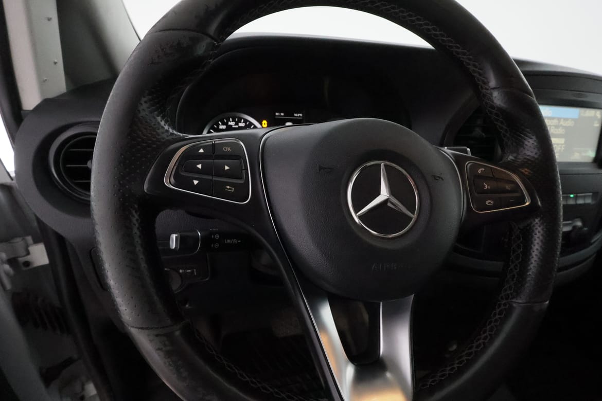 Mercedes-Benz Vito 2020 - miniatyr 12
