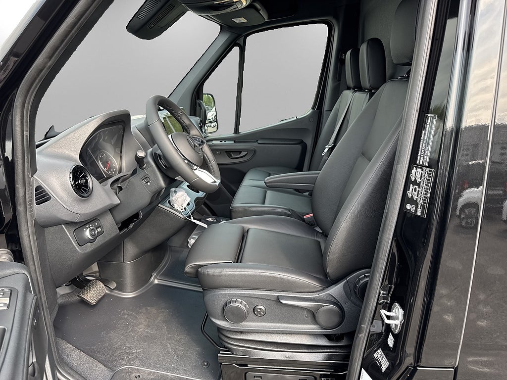Mercedes-Benz Sprinter 2027 - miniatyr 8