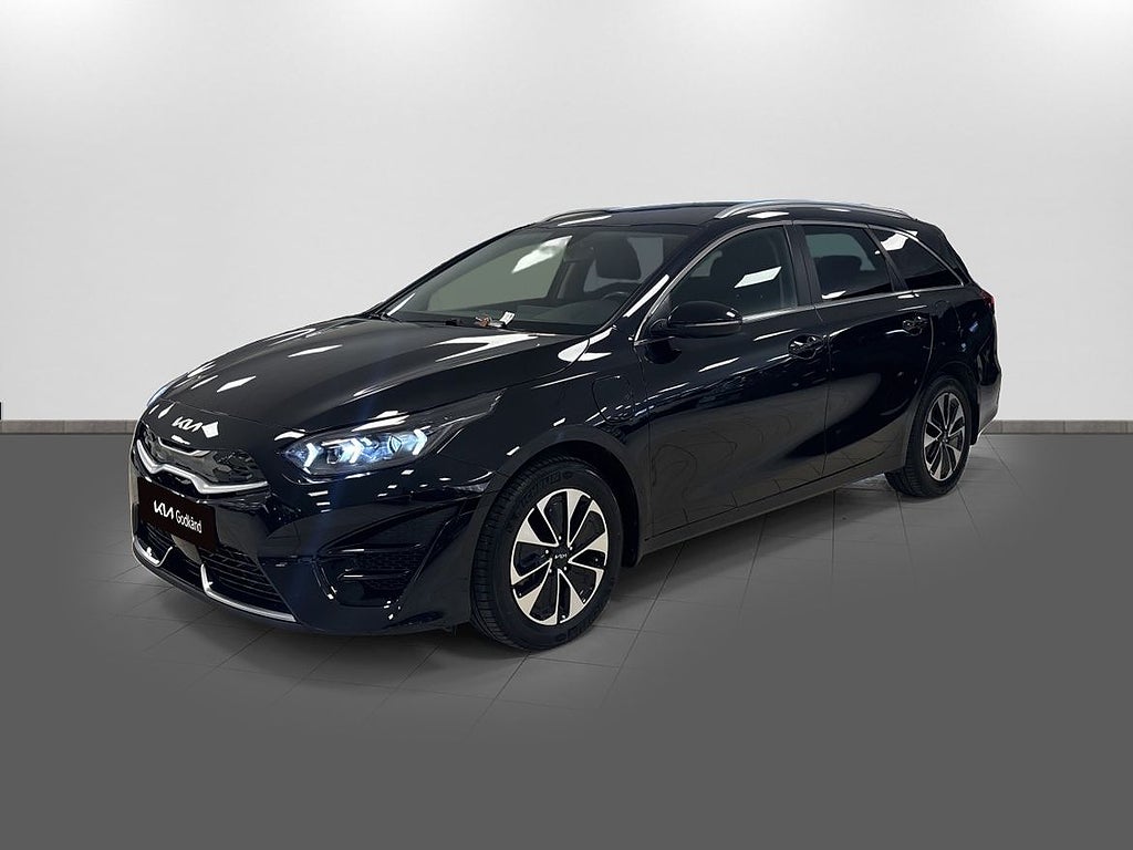 Kia Ceed 2023 - bild 1 av 14