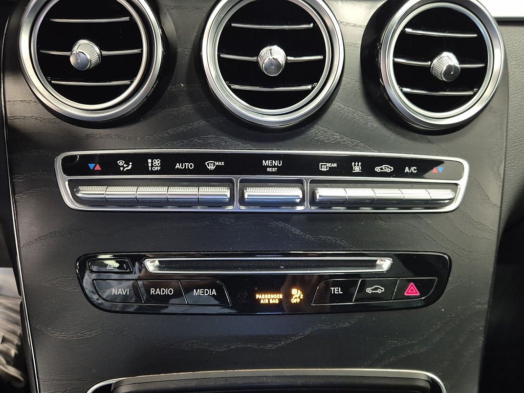 Mercedes-Benz GLC 220d 2019 - miniatyr 11