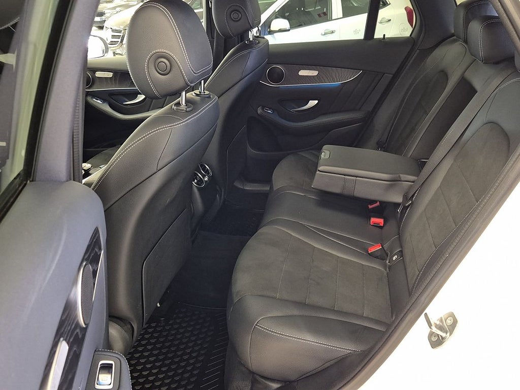 Mercedes-Benz GLC 220d 2019 - miniatyr 12