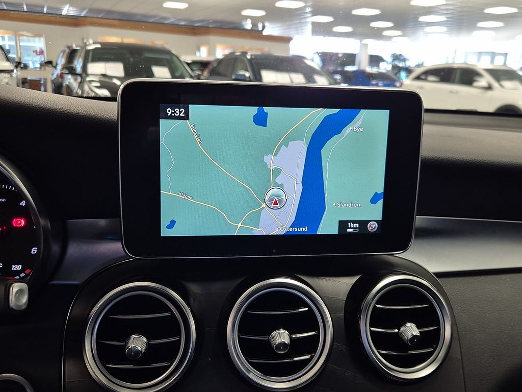 Mercedes-Benz GLC 220d 2019 - miniatyr 9