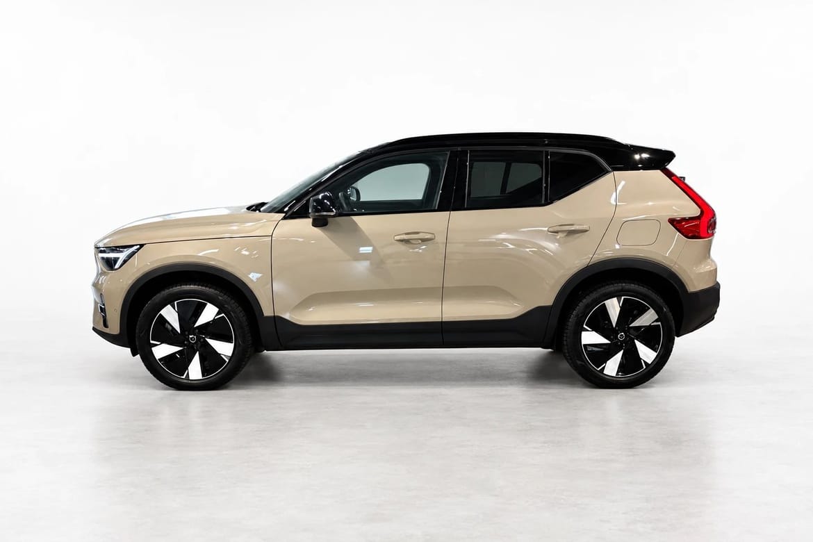 Volvo EX40 2025 - miniatyr 2