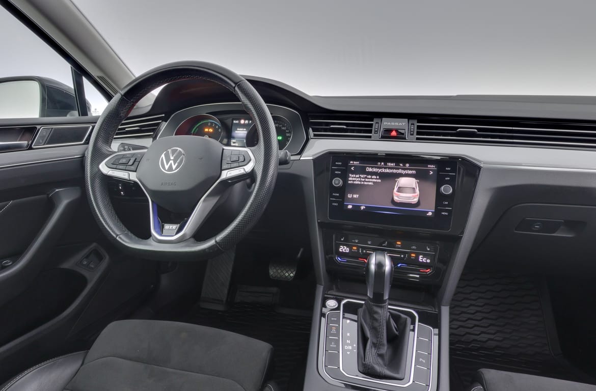 Volkswagen Passat 2023 - miniatyr 6