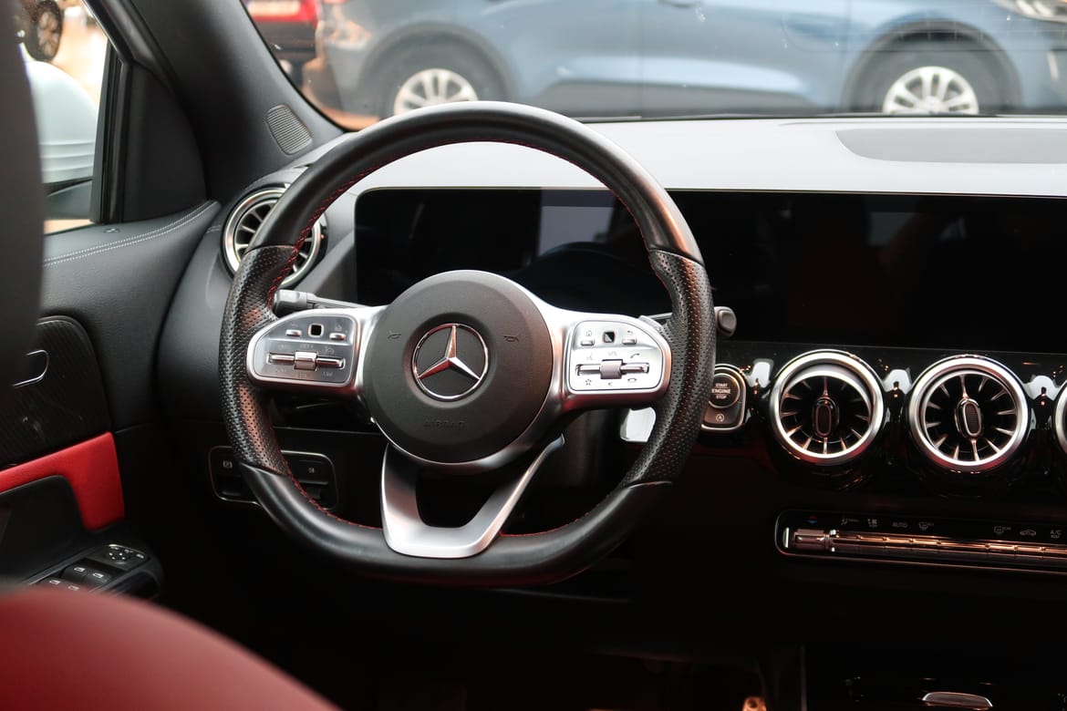 Mercedes-Benz GLA 2021 - miniatyr 7