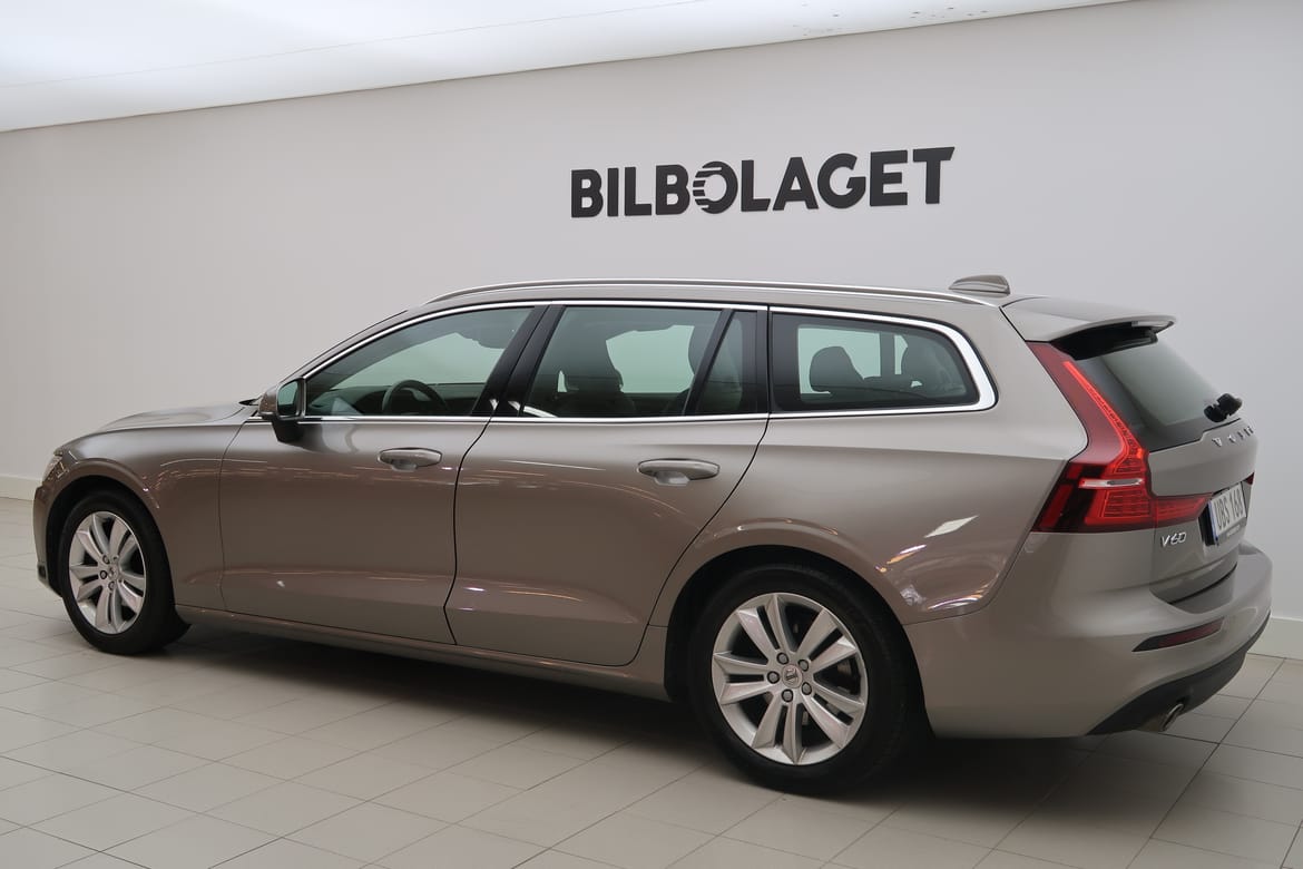 Volvo V60 2019 - miniatyr 2