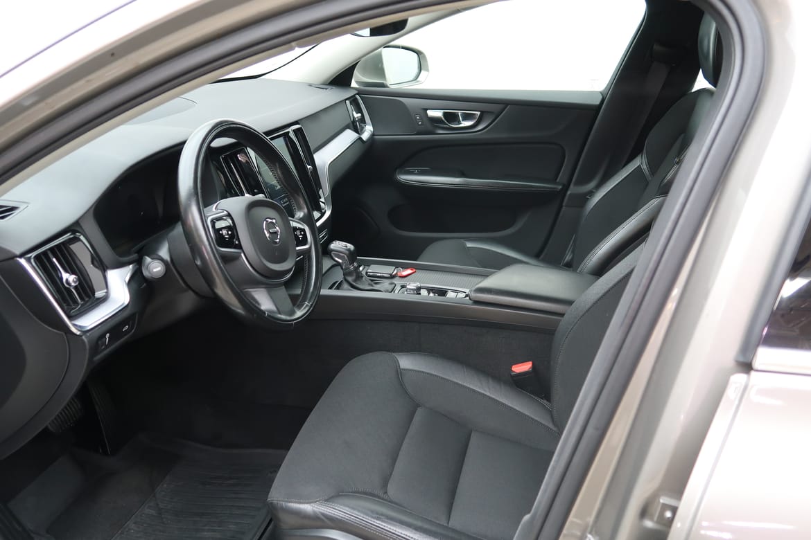Volvo V60 2019 - miniatyr 3