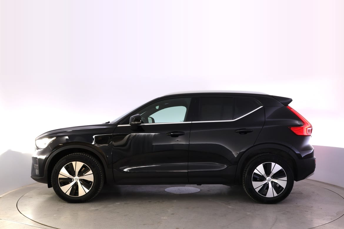 Volvo XC40 2023 - miniatyr 2