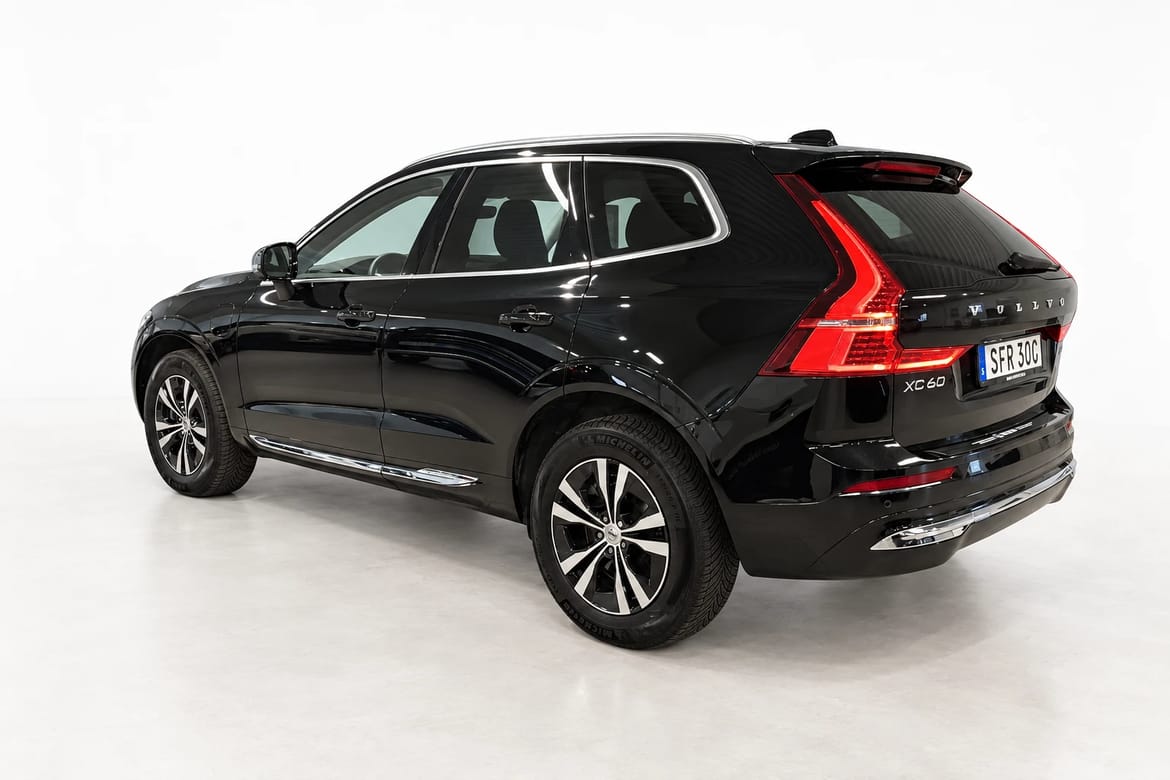 Volvo XC60 2023 - miniatyr 3