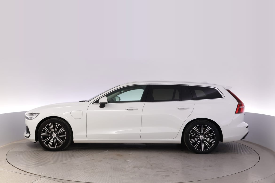 Volvo V60 2022 - miniatyr 2