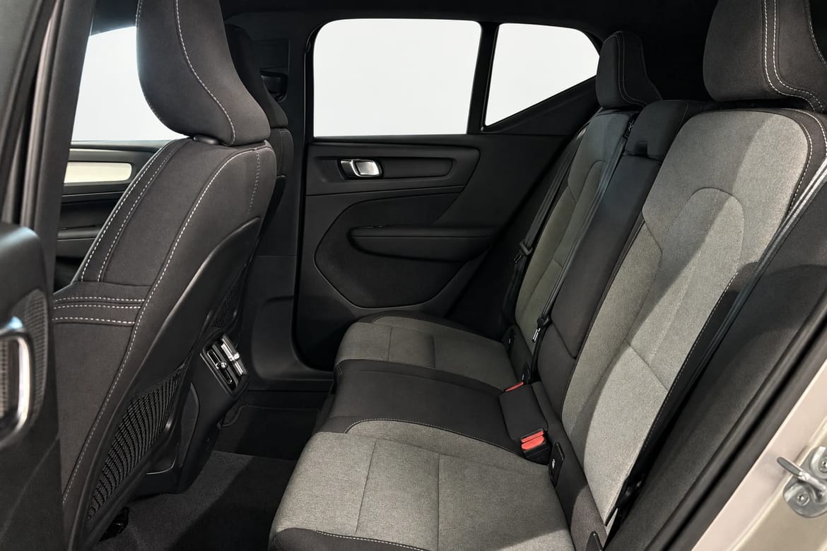 Volvo XC40 2024 - miniatyr 8