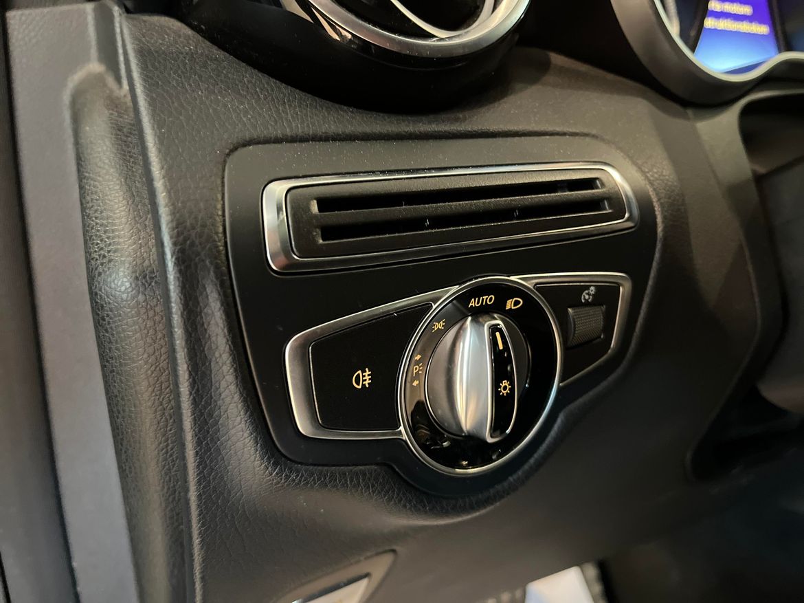 Mercedes-Benz GLC 2017 - miniatyr 21