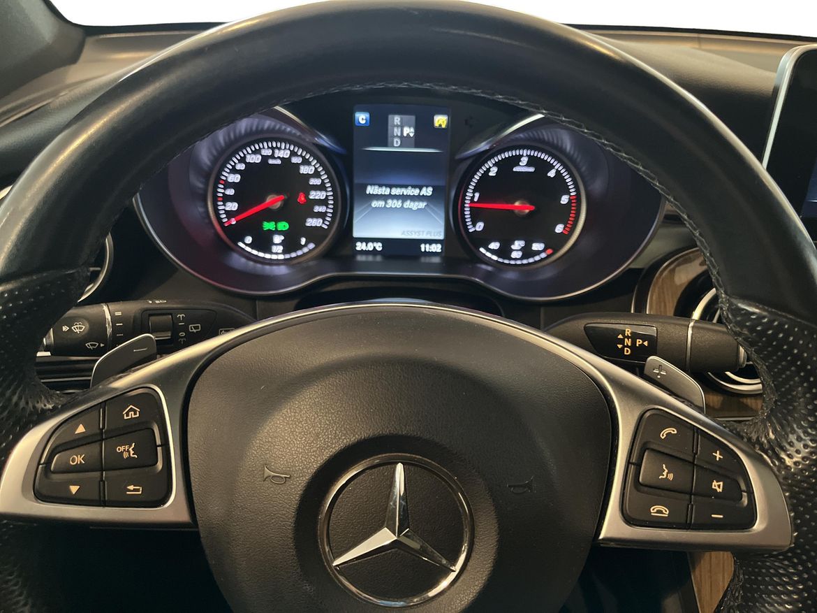 Mercedes-Benz GLC 2017 - miniatyr 27