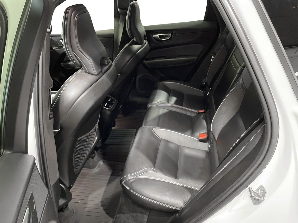 Volvo XC60 2021 - miniatyr 13