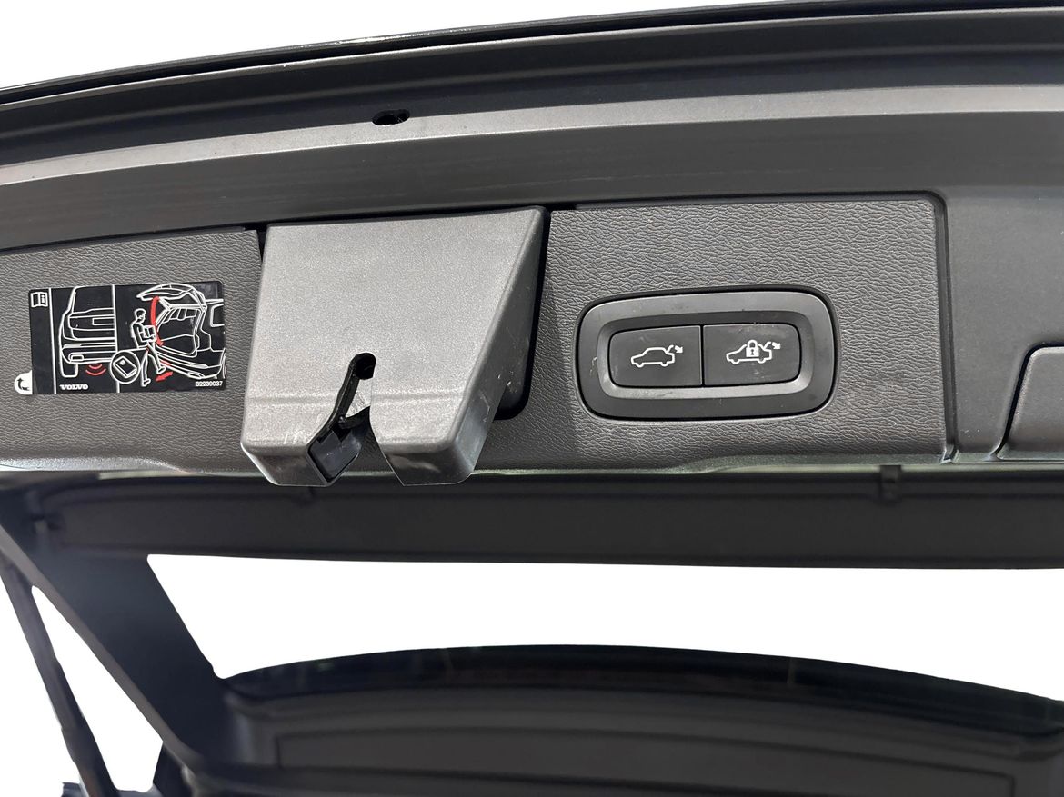Volvo XC60 2021 - miniatyr 13