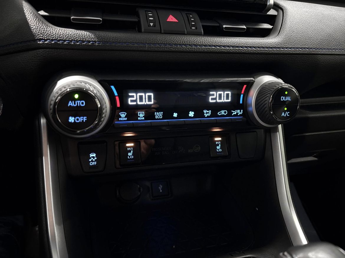 Toyota RAV4 2021 - miniatyr 17