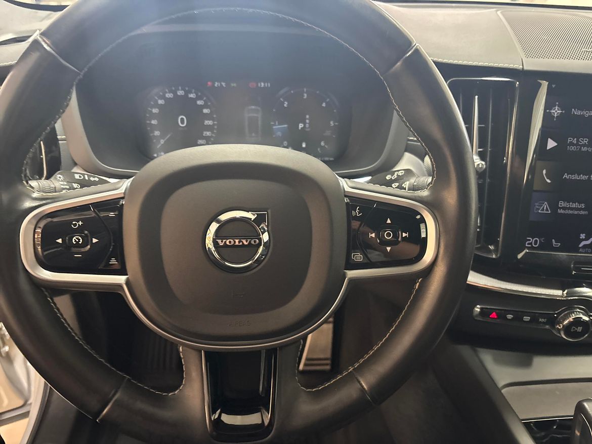 Volvo XC60 2021 - miniatyr 9