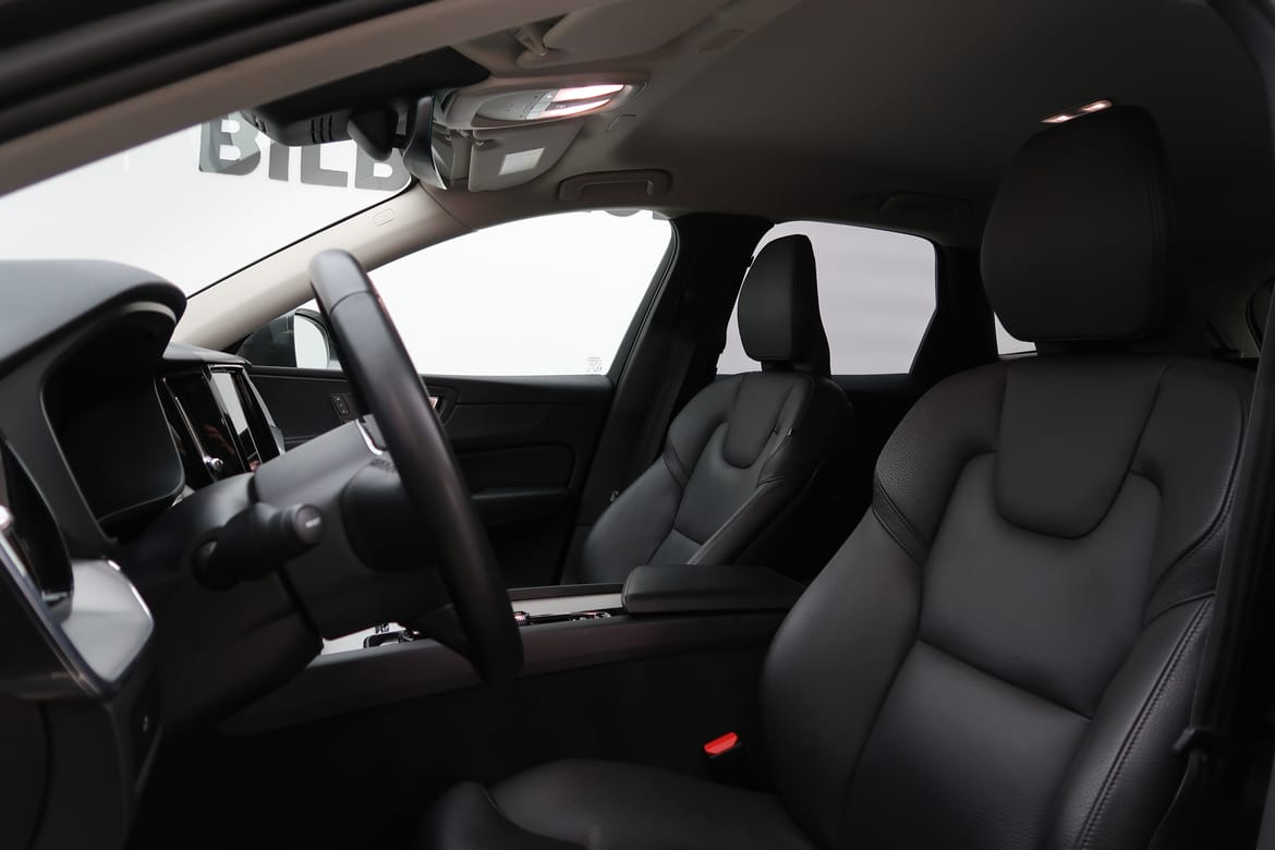 Volvo XC60 2023 - miniatyr 4
