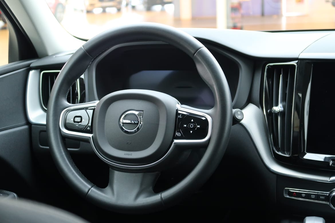 Volvo XC60 2023 - miniatyr 8