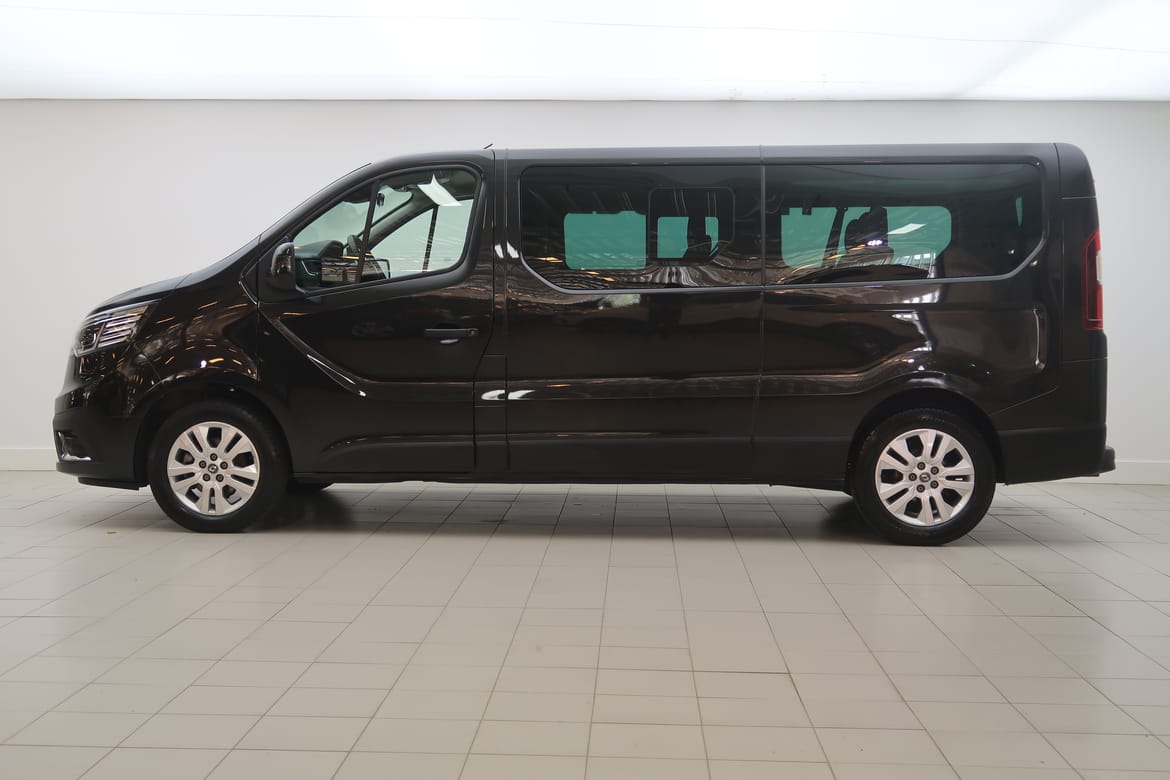Renault Trafic 2023 - miniatyr 2