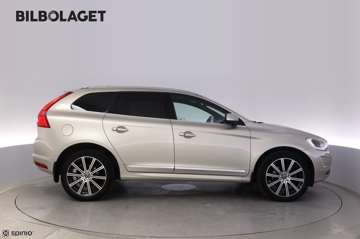 Volvo XC60 2017 - miniatyr 2