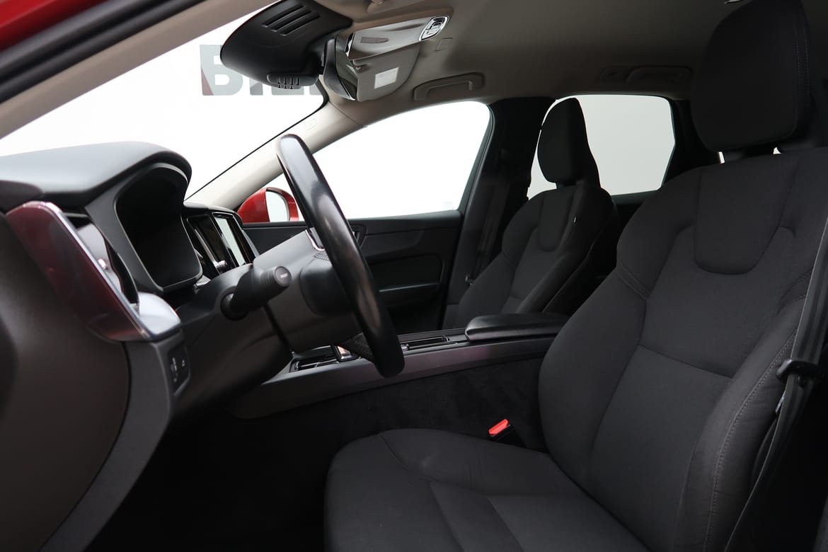 Volvo XC60 2021 - miniatyr 3