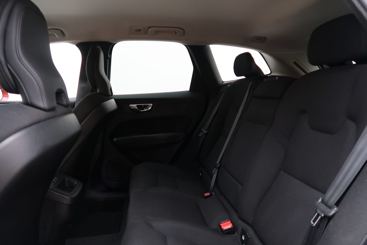 Volvo XC60 2021 - miniatyr 4
