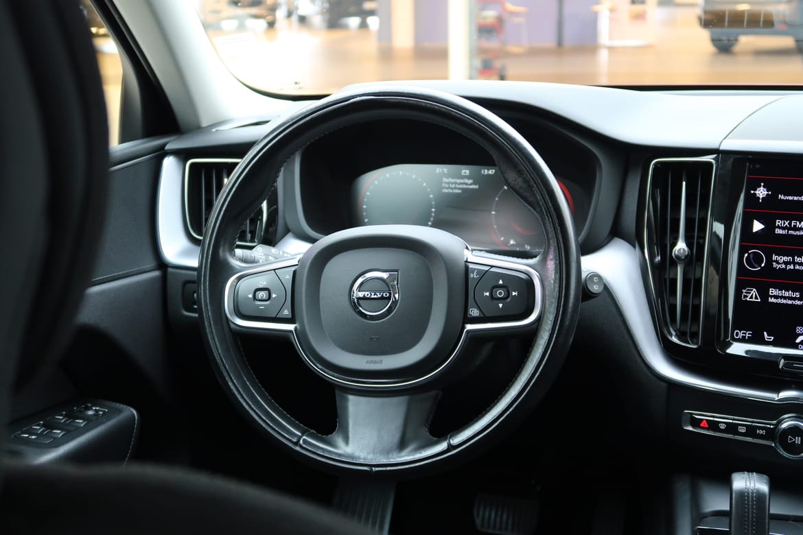 Volvo XC60 2021 - miniatyr 5