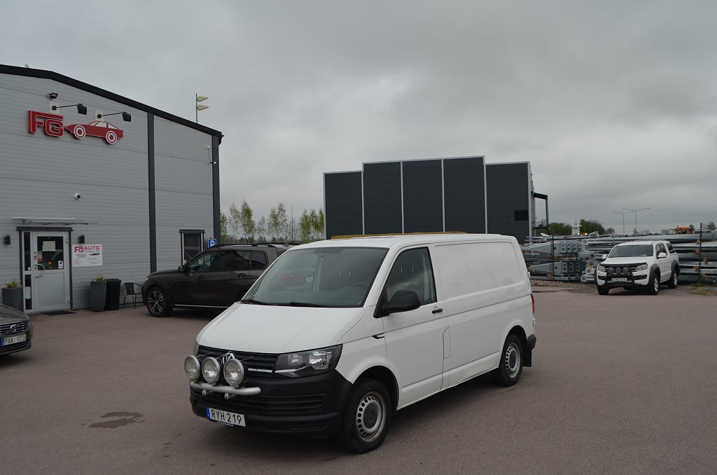 Volkswagen Transporter 2017 - miniatyr 3