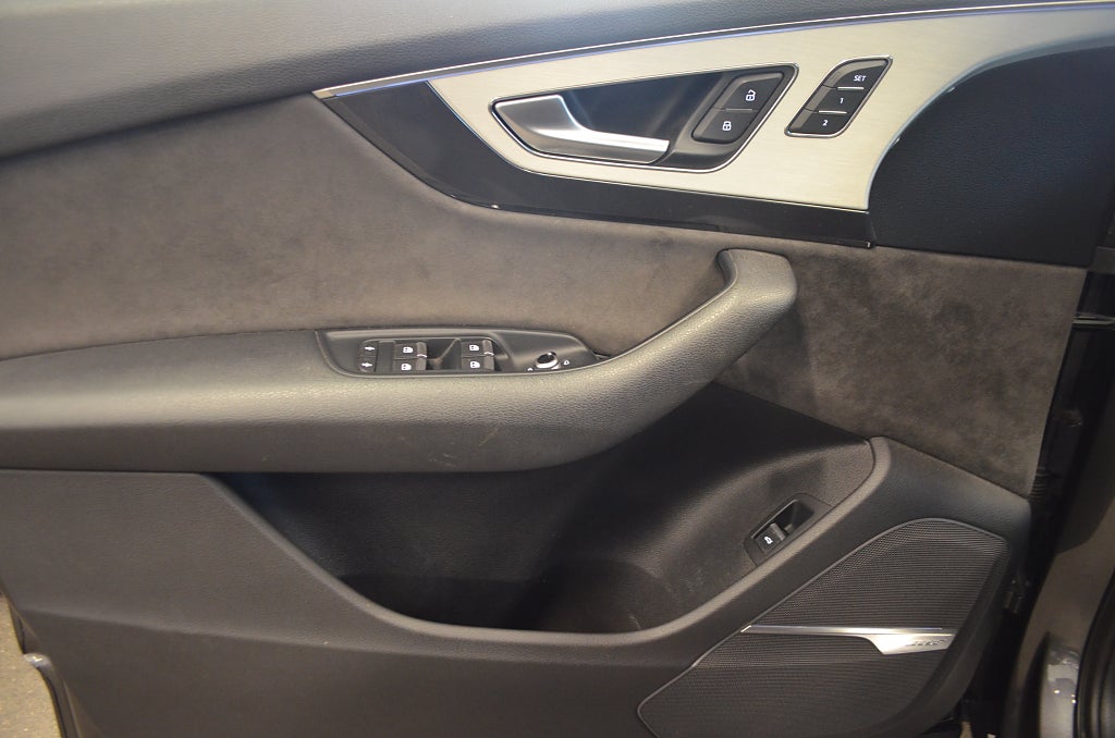 Audi Q7 2019 - miniatyr 32