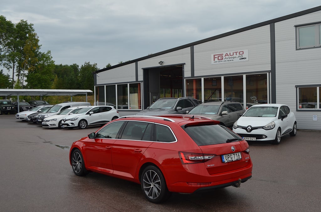 Skoda Superb 2016 - miniatyr 11
