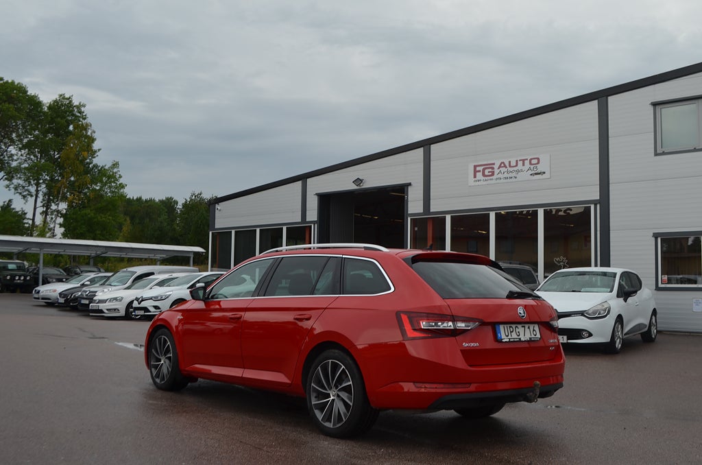 Skoda Superb 2016 - miniatyr 12