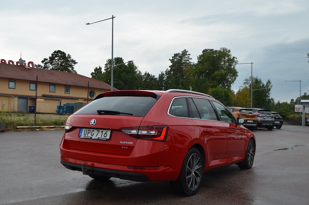 Skoda Superb 2016 - miniatyr 14