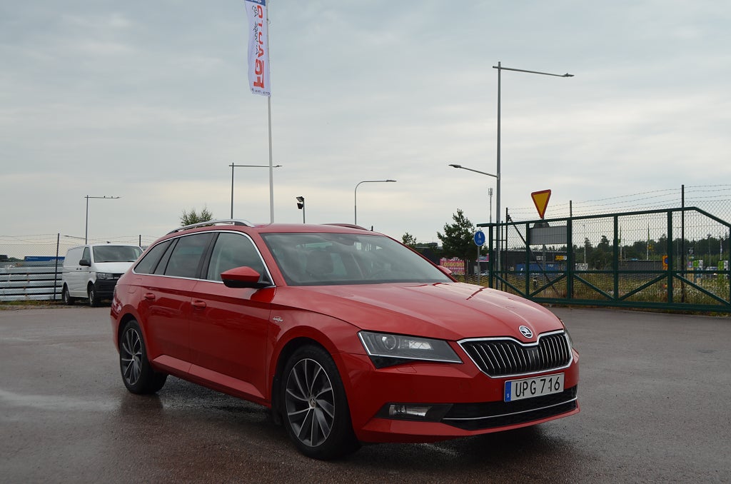 Skoda Superb 2016 - miniatyr 17