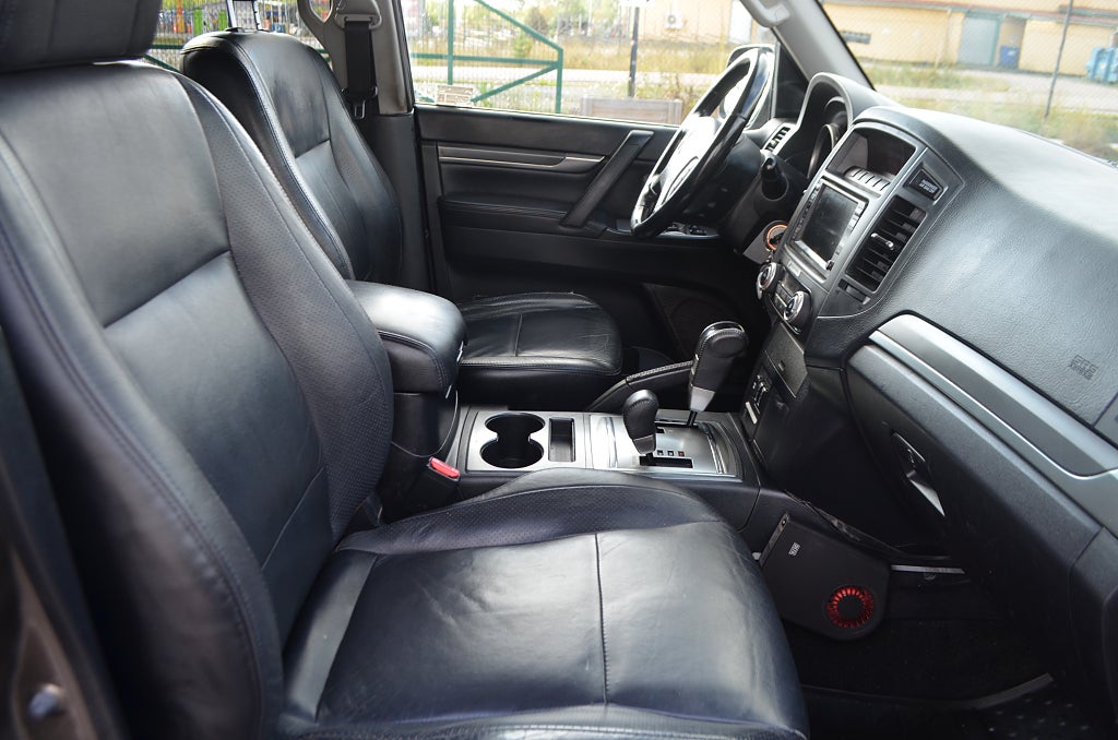 Mitsubishi Pajero 2011 - miniatyr 15
