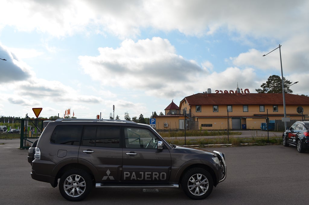 Mitsubishi Pajero 2011 - miniatyr 9