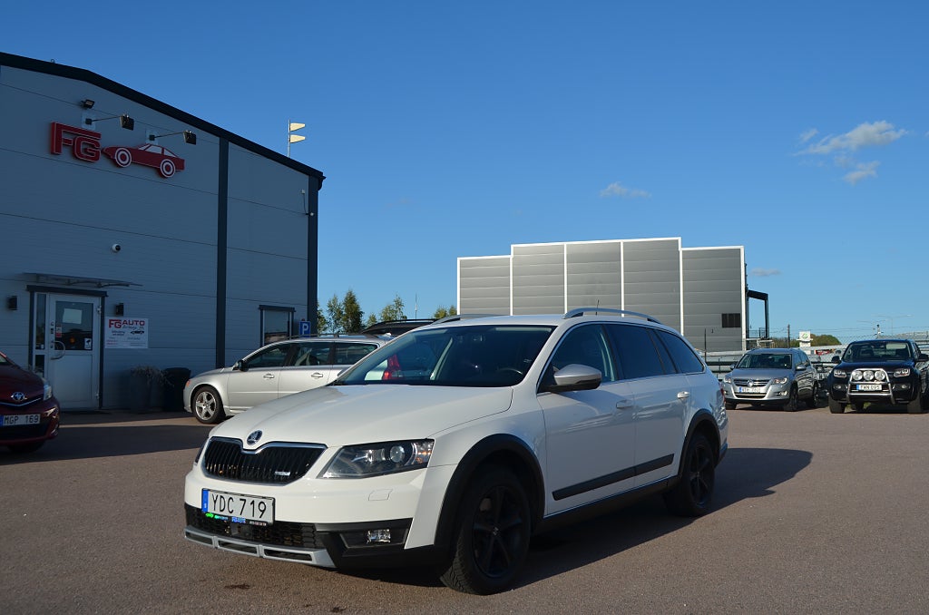 Skoda Octavia Scout 2016 - miniatyr 11