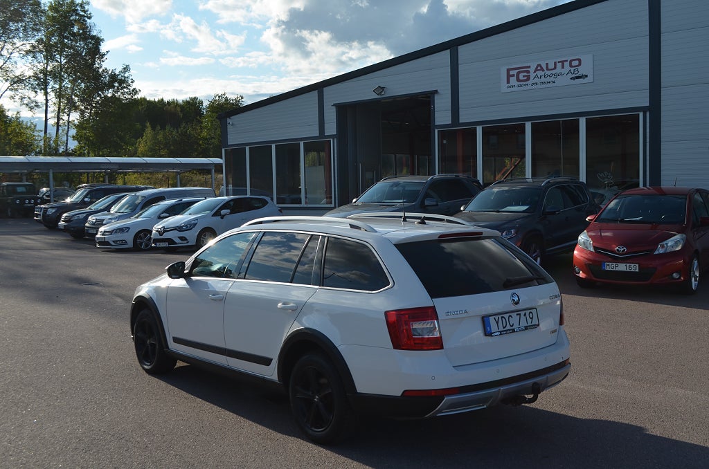 Skoda Octavia Scout 2016 - miniatyr 12