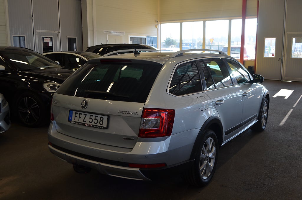 Skoda Octavia Scout 2016 - miniatyr 7