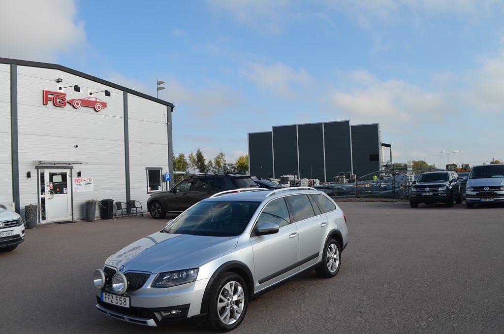 Skoda Octavia Scout 2016 - miniatyr 9
