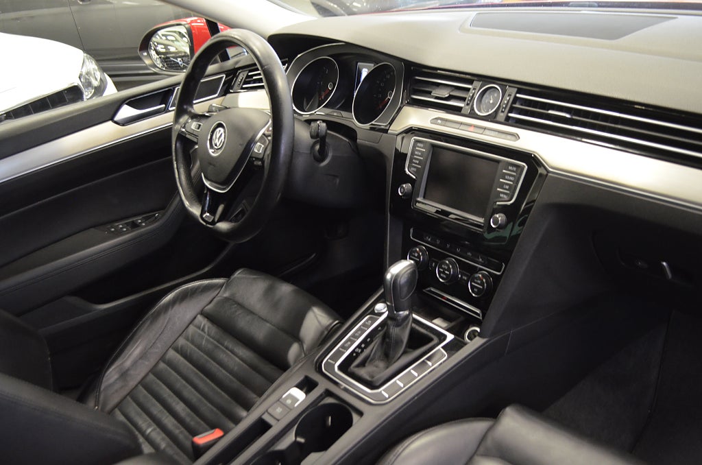 Volkswagen Passat 2016 - miniatyr 18