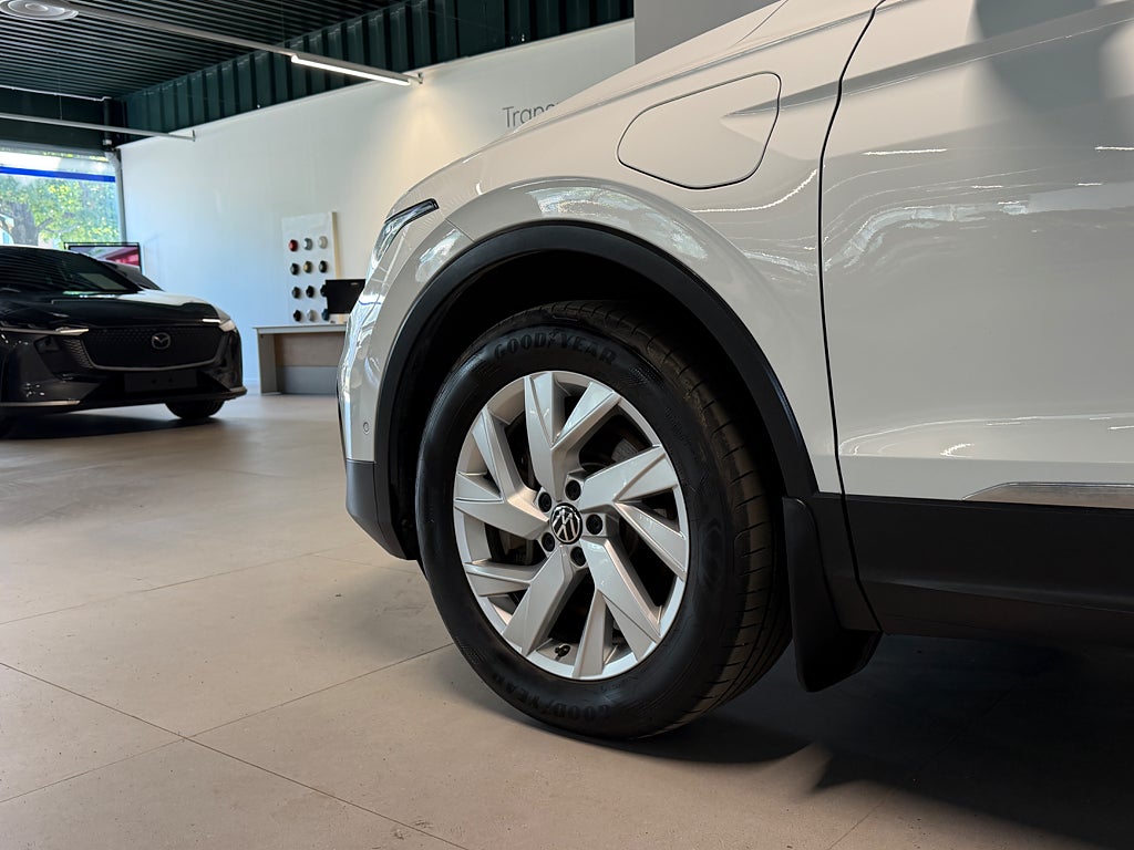 Volkswagen Tiguan 2022 - miniatyr 4
