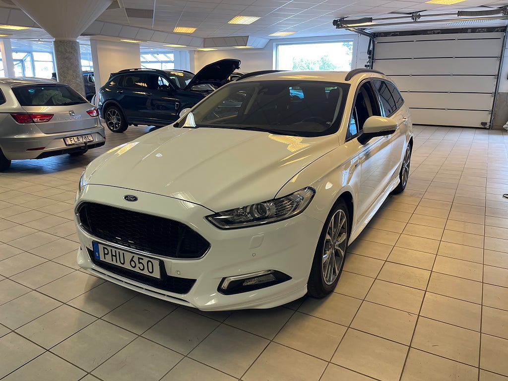 Ford Mondeo 2017 - miniatyr 2