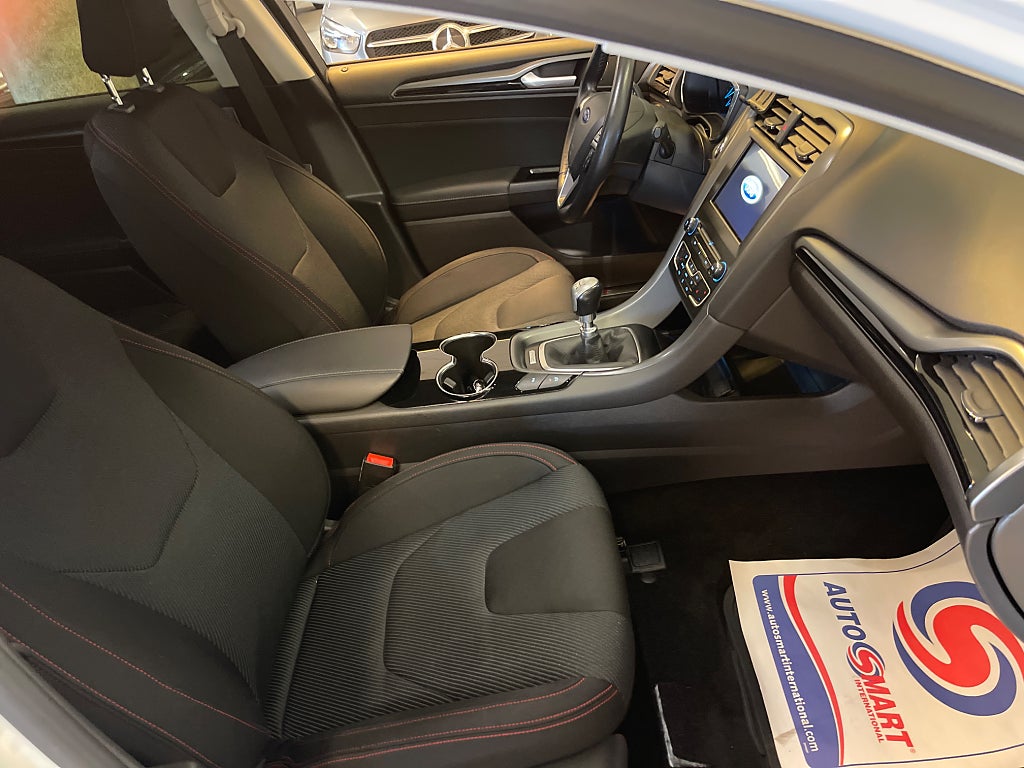 Ford Mondeo 2017 - miniatyr 6
