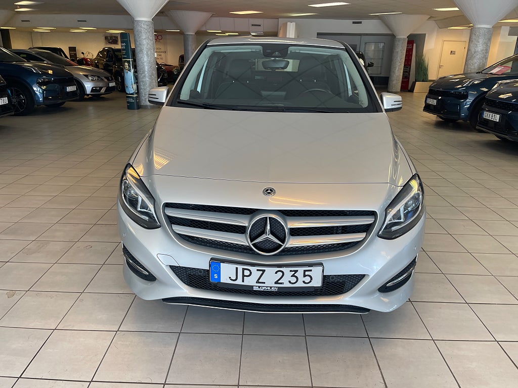Mercedes-Benz B 2018 - miniatyr 2