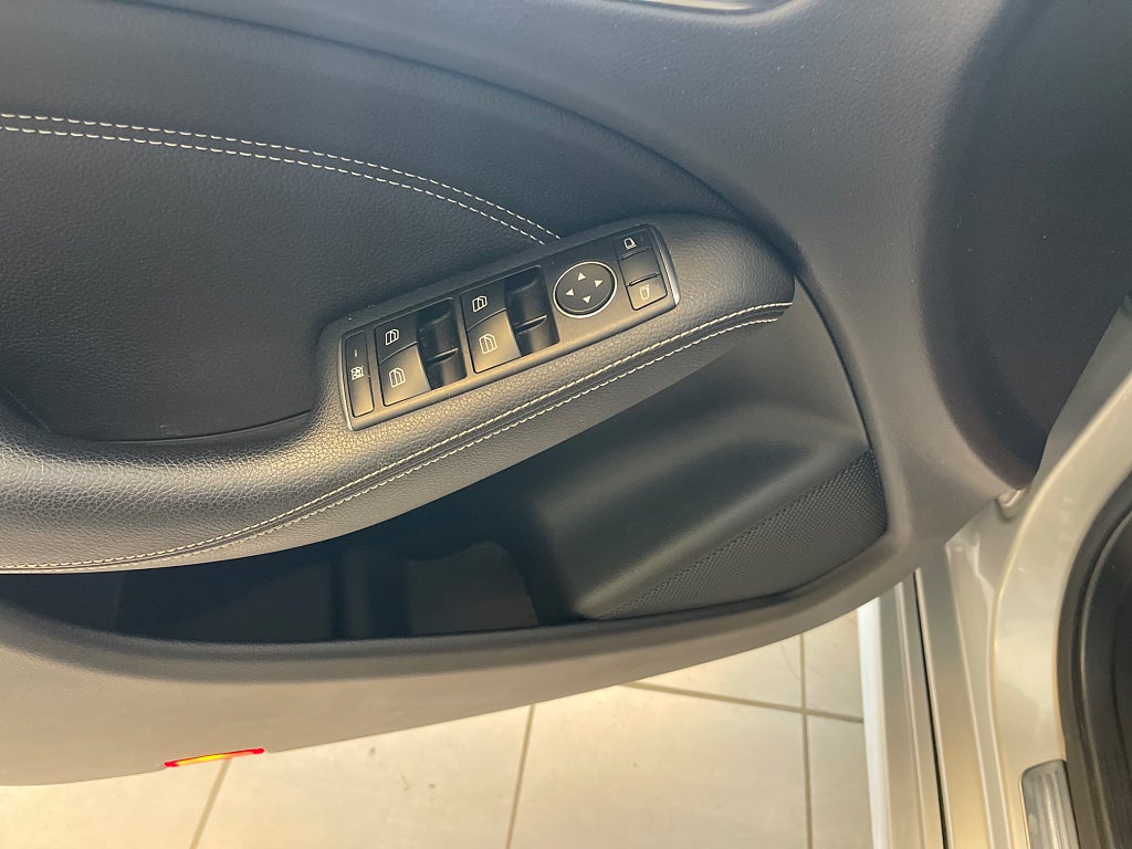 Mercedes-Benz B 2018 - miniatyr 11