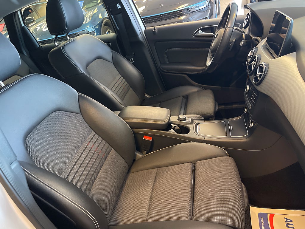 Mercedes-Benz B 2018 - miniatyr 5