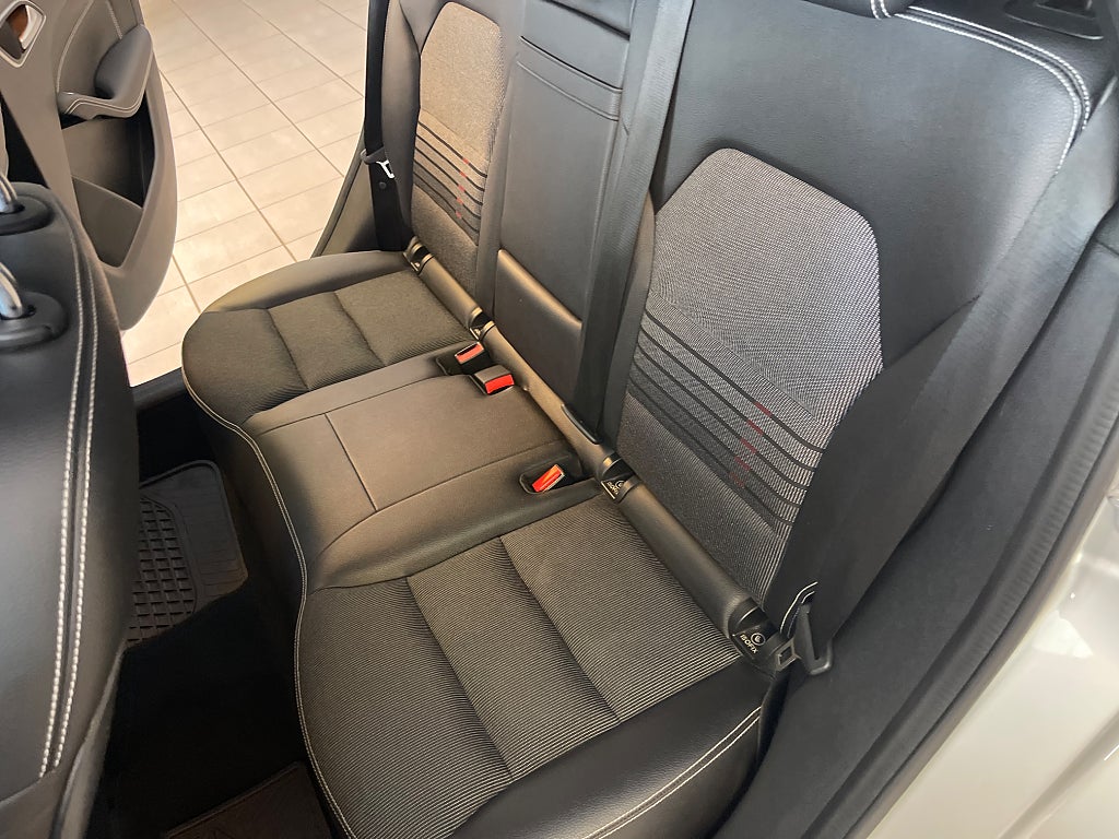 Mercedes-Benz B 2018 - miniatyr 10