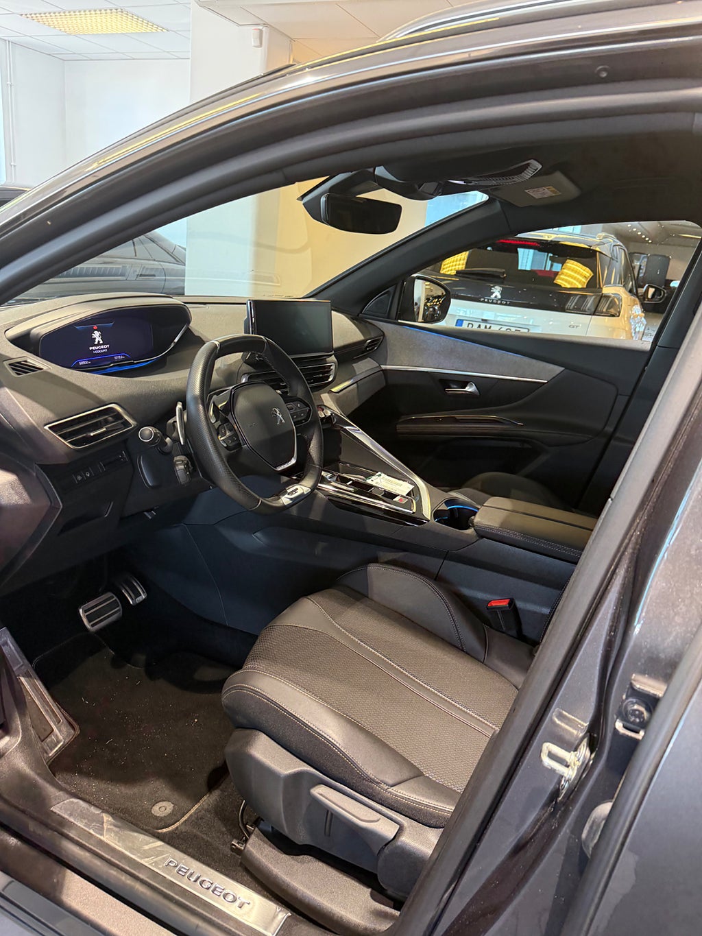 Peugeot 5008 2023 - miniatyr 6