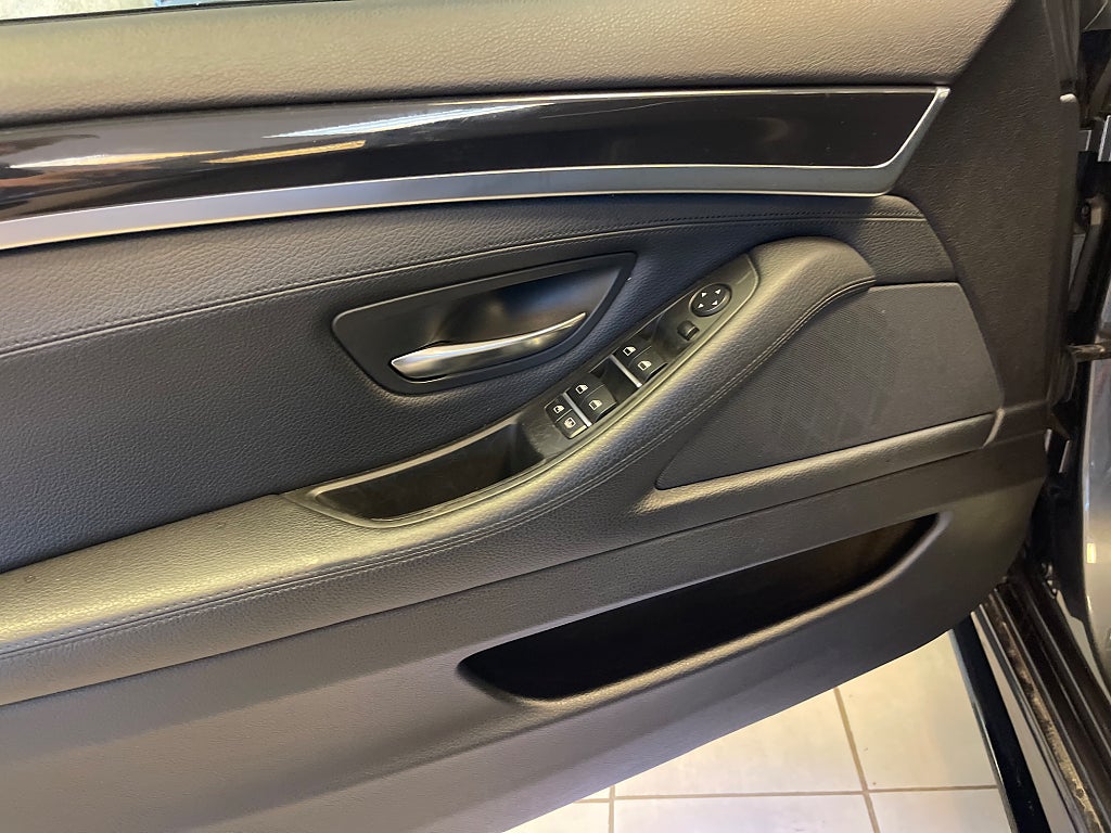 BMW 530D 2016 - miniatyr 13